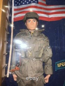 BIG BOX! Vintage GI Joe Green Beret Figure in WOODEN DISPLAY CABINET! Action Man