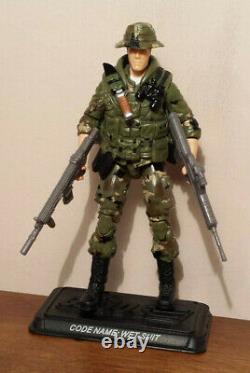 G. I Joe Club Mission Brazil II Wet Suit v12 complete w filecard GI 2011 V. RARE