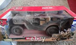 GI Joe Classic Collection Willys Jeep with 30. Caliber Hasbro 2001 81686 NRFB