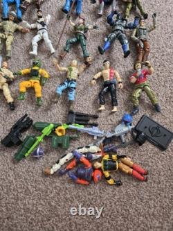 Gi Joe / Action Force bundle with suitcase x16 and extras