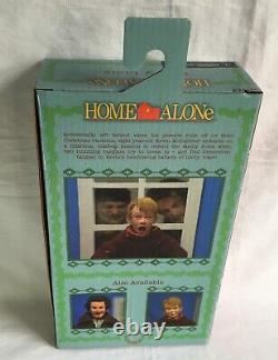 Home Alone Clothed 7in Harry (Joe Pesci) Retro Style Action Figure from Neca