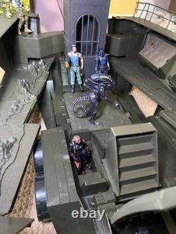 Open Box G. I. Joe The Rise Of Cobra Pit Mobile Headquarters vintage kenner