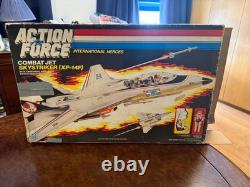 VINTAGE 1984 G. I. JOE ACTION FORCE SKYSTRIKER XP-14F COMBAT JET With PILOT