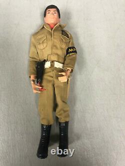 Vintage 12 GI Joe Soldier MP MILITARY POLICE Tan AIRBORNE with Fuzzy Hair Figure