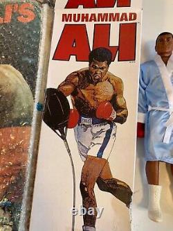Vintage 1970 very rare muhammad ali figure, joe frazer and boxing ring